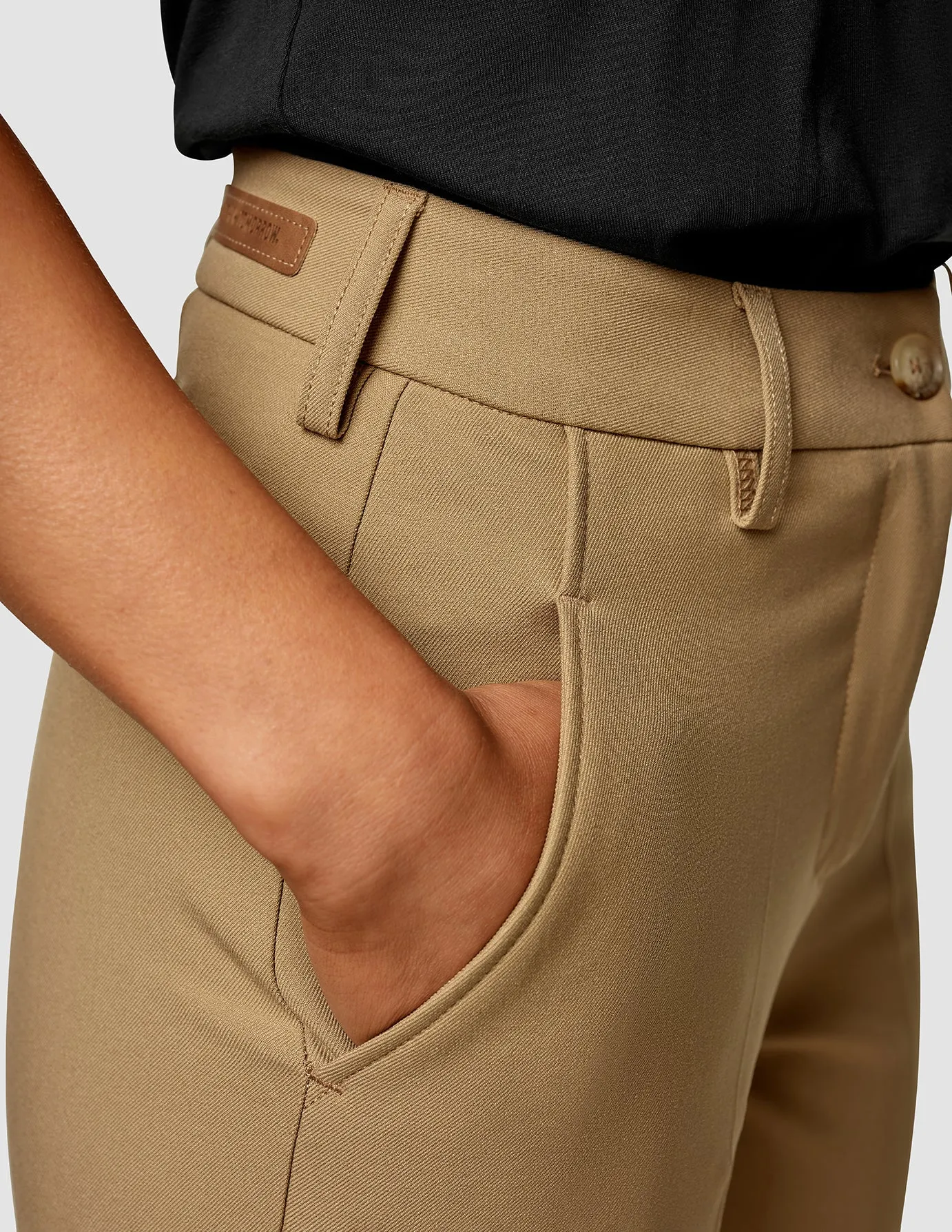 Essential Pants Tapered Caramel