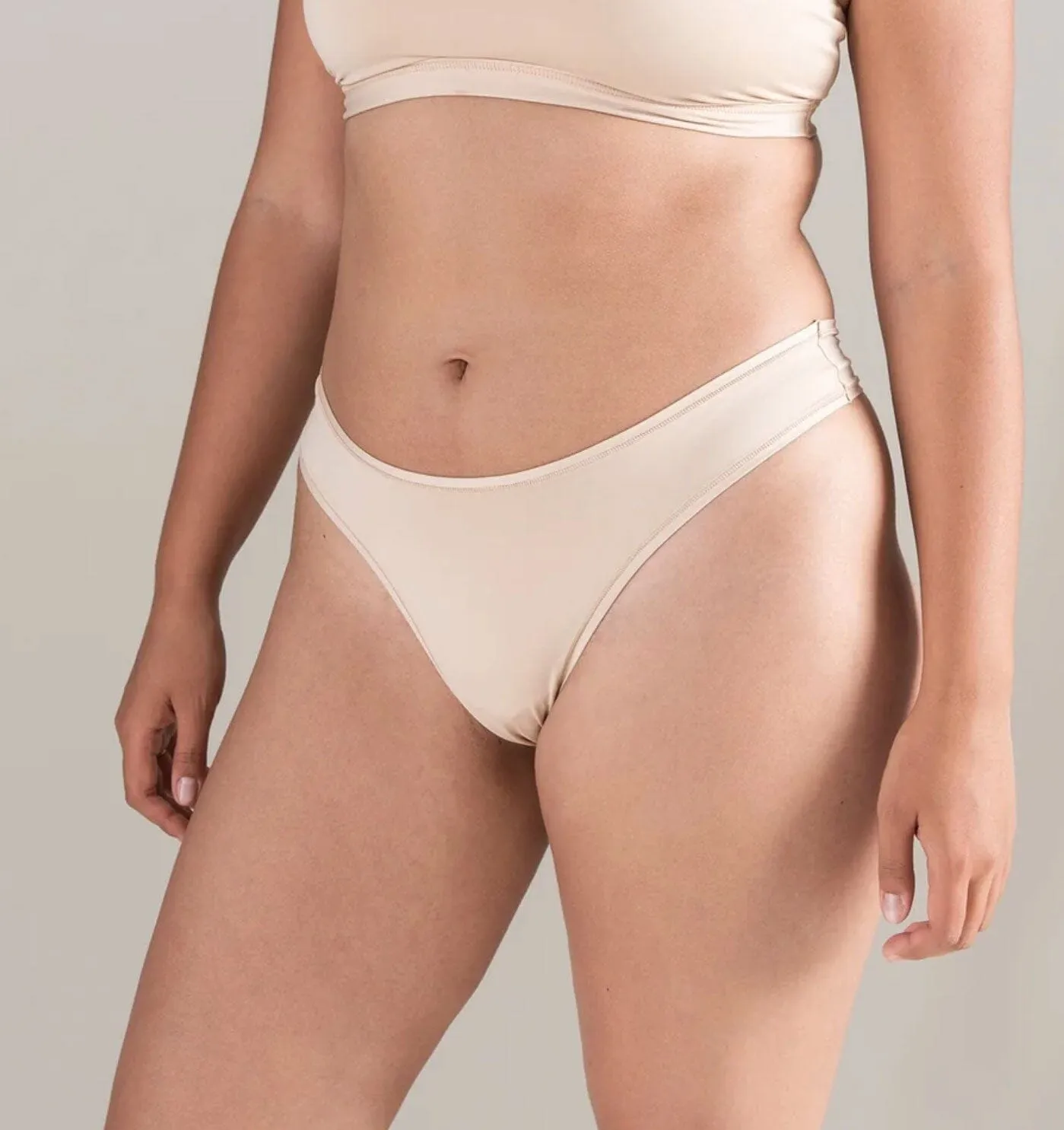 Invisible microfibre thong [Sand]